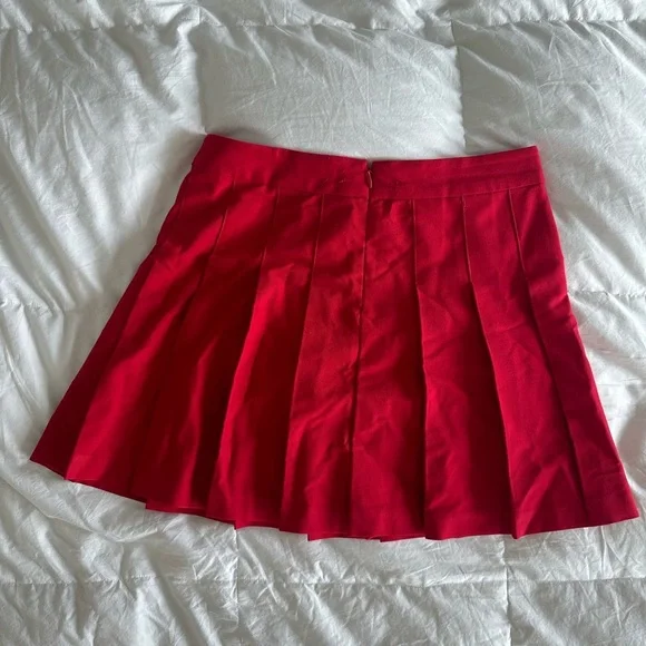 Sunday Best Olive Pleated Mini Skirt size 2 bright red - Picture 3 of 3